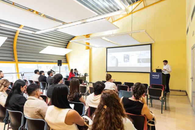 14 COMUNICACIONES ORALES-030