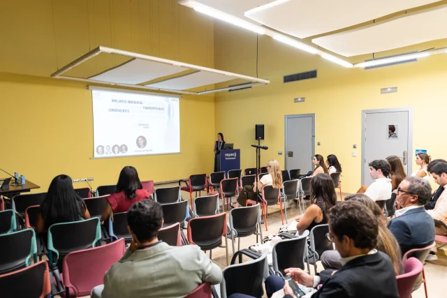 14 COMUNICACIONES ORALES-046